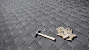 outils nécessaires pour faire un toit en shingle